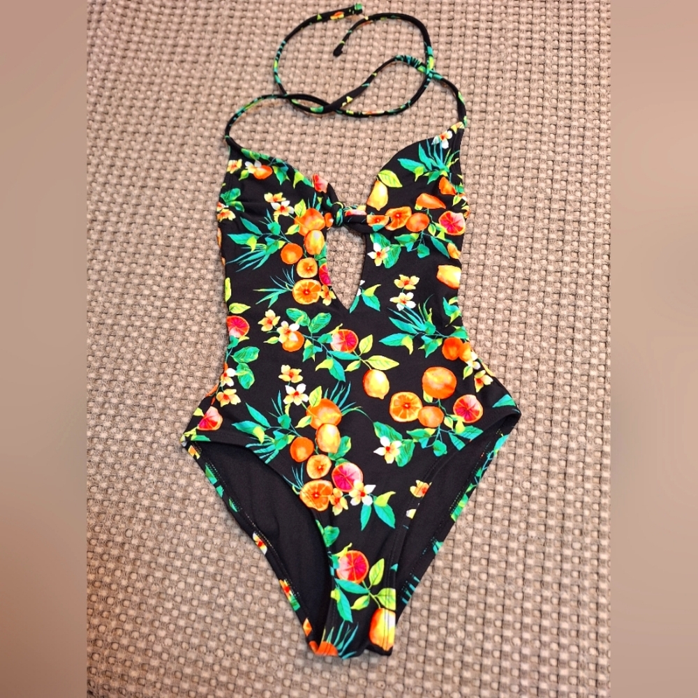 XHILARATION  One Piece Swimsuit